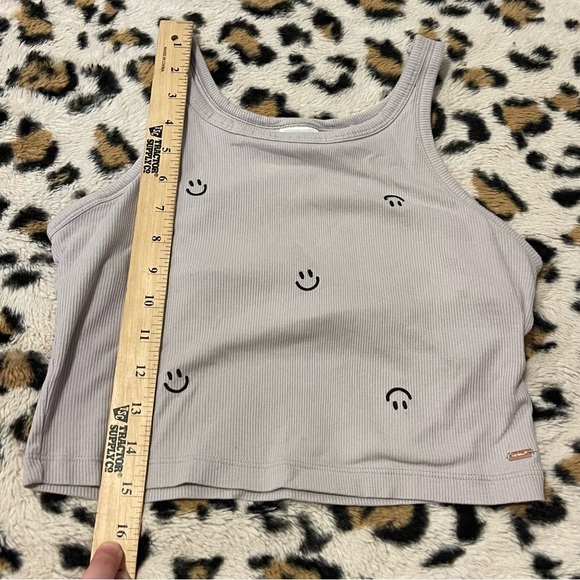 Pink Victoria secret dusty lavender embroidered smiley face cropped tank - Picture 5 of 6